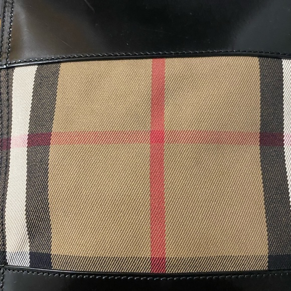 Burberry Crossbody - Picture 3 of 8